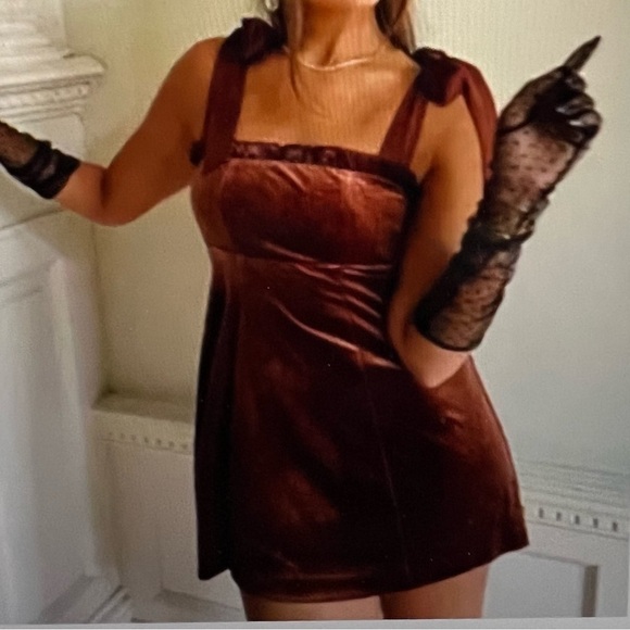 DANIELLE BERNSTEIN VELVET SHORT MINI DRESS BRAND NEW - Picture 3 of 11